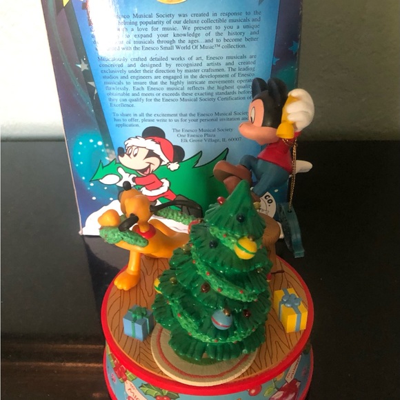 Tree Topplin' Mickey By Enesco Plays Deck The Halls Tree Blinks Moves A Little - Picture 6 of 8
